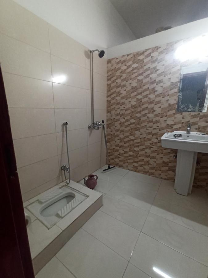 The Crown Guest House Islamabad Exteriör bild