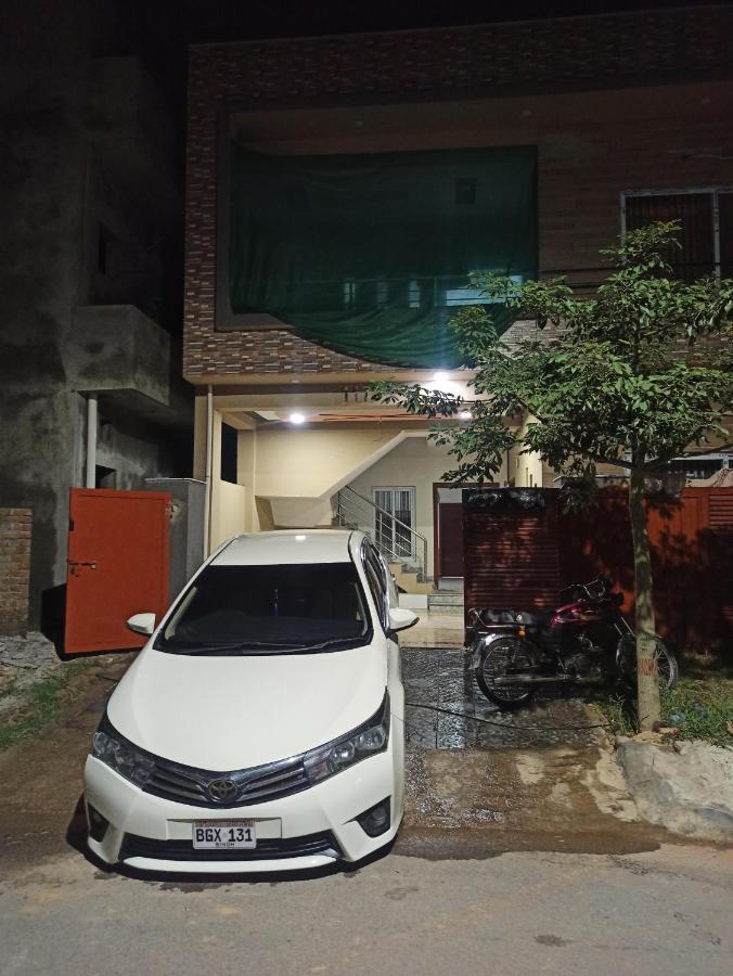The Crown Guest House Islamabad Exteriör bild