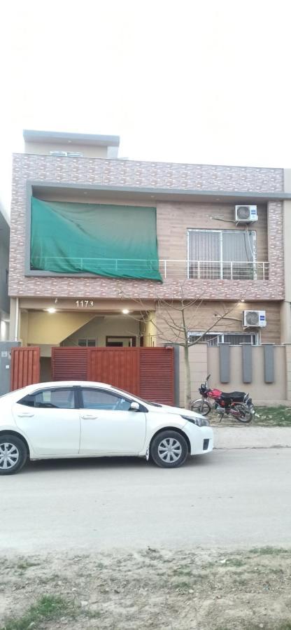 The Crown Guest House Islamabad Exteriör bild